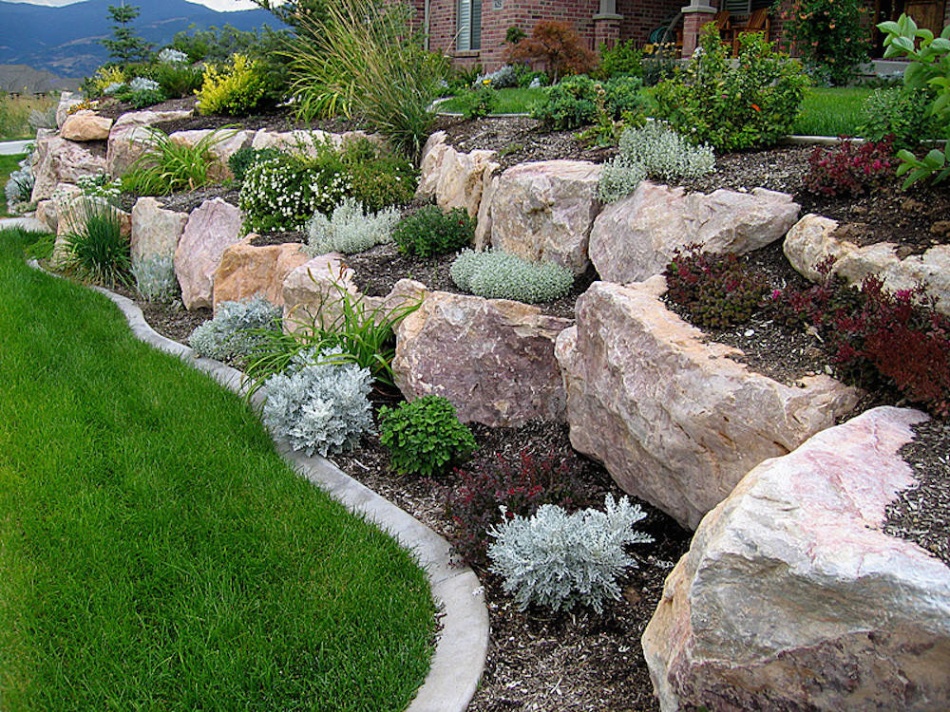 Niche Utama 1 Natural Rock Retaining Wall - Photos & Ideas  Houzz