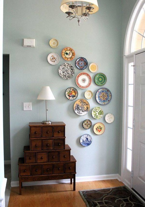 Niche Utama 2 Roundup:  Genius Wall Decor Ideas (That Aren't Paintings) - Curbly